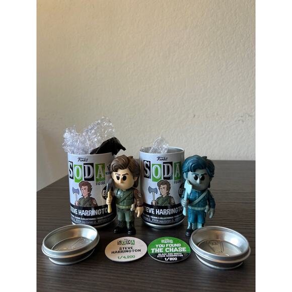 LE ONLY 800 PIECES CHASE BUNDLE B&W Steve Harrington Stranger Things Funko Soda - Picture 1 of 1